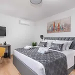 Luxury Heated Pool, 6 Persons, Jacuzzi, Sea View Villa Zaglavice