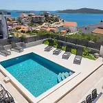Luxury Heated Pool, 6 Persons, Jacuzzi, Sea View Villa *