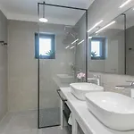 Villa Luxury Heated Pool, 6 Persons, Jacuzzi, Sea View Zaglavice