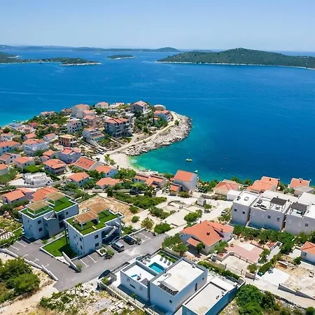 Luxury Heated Pool, 6 Persons, Jacuzzi, Sea View 别墅 *