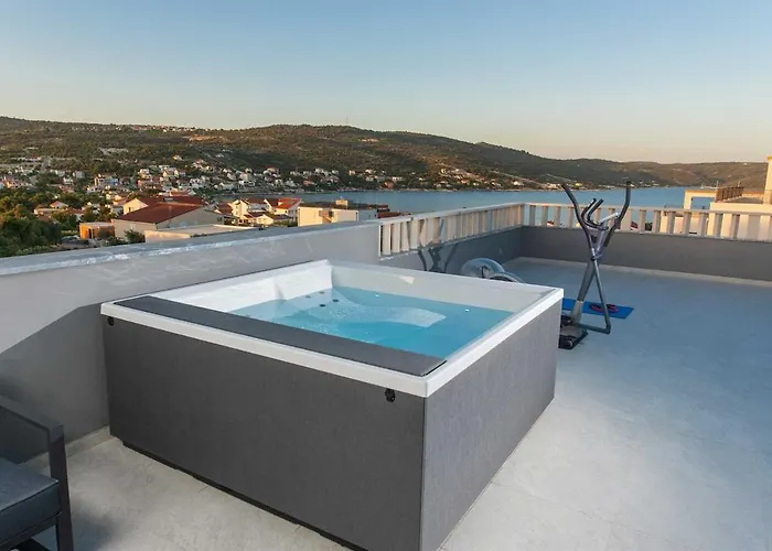 Luxury Heated Pool, 6 Persons, Jacuzzi, Sea View Zaglavice