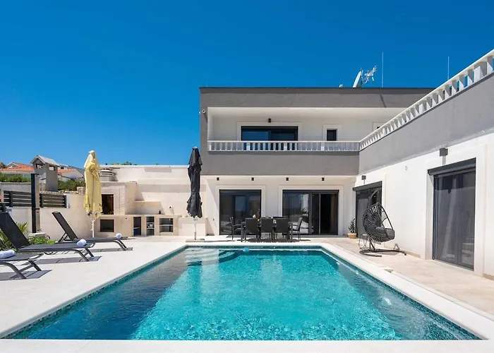 Luxury Heated Pool, 6 Persons, Jacuzzi, Sea View 别墅 Zaglavice