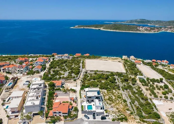 Luxury Heated Pool, 6 Persons, Jacuzzi, Sea View