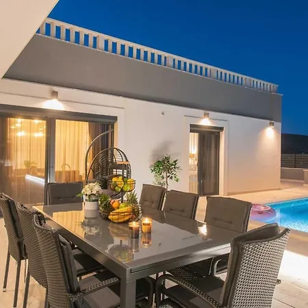 Luxury Heated Pool, 6 Persons, Jacuzzi, Sea View וילה Zaglavice