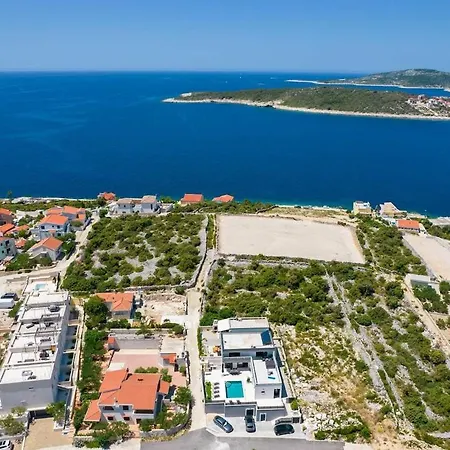 Luxury Heated Pool, 6 Persons, Jacuzzi, Sea View