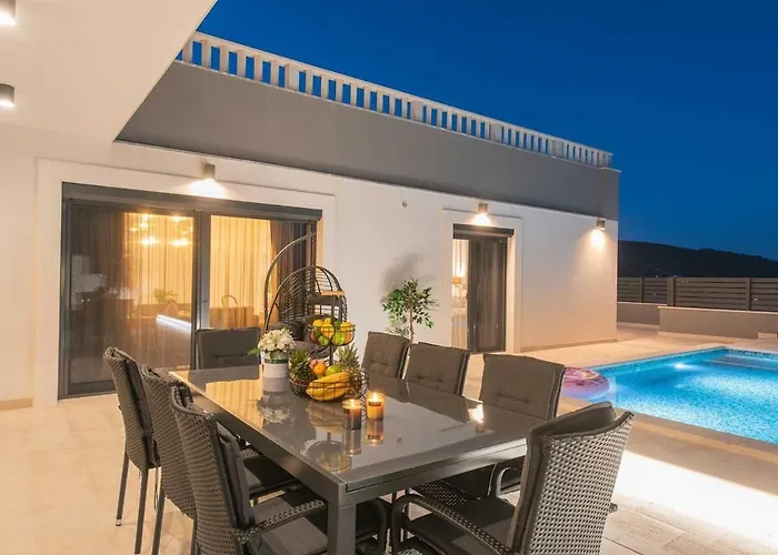 Luxury Heated Pool, 6 Persons, Jacuzzi, Sea View Villa Zaglavice