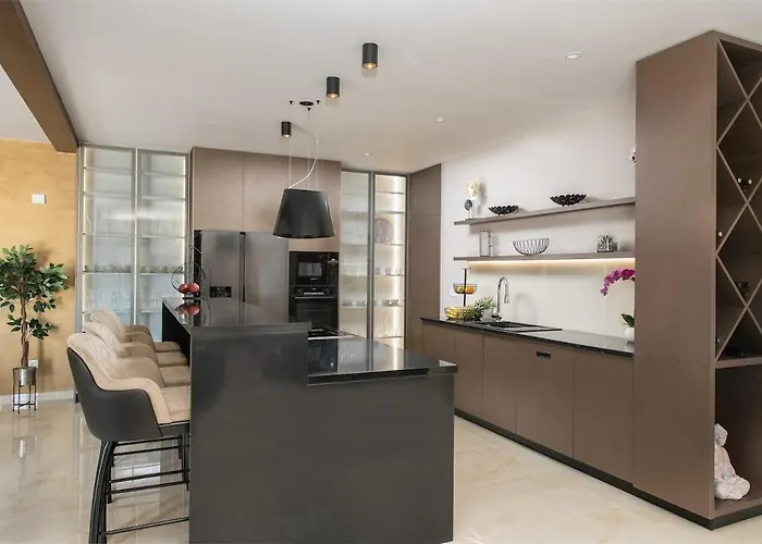 Luxury Heated Pool, 6 Persons, Jacuzzi, Sea View Villa